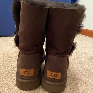 Ugg Women’s Bailey Button Boot- Chocolate